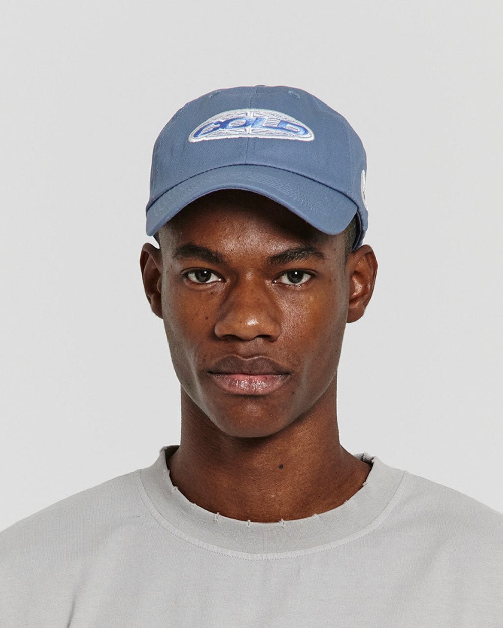GORRA DE MUNDO STICKER TAMAÑO MEDIO AZUL