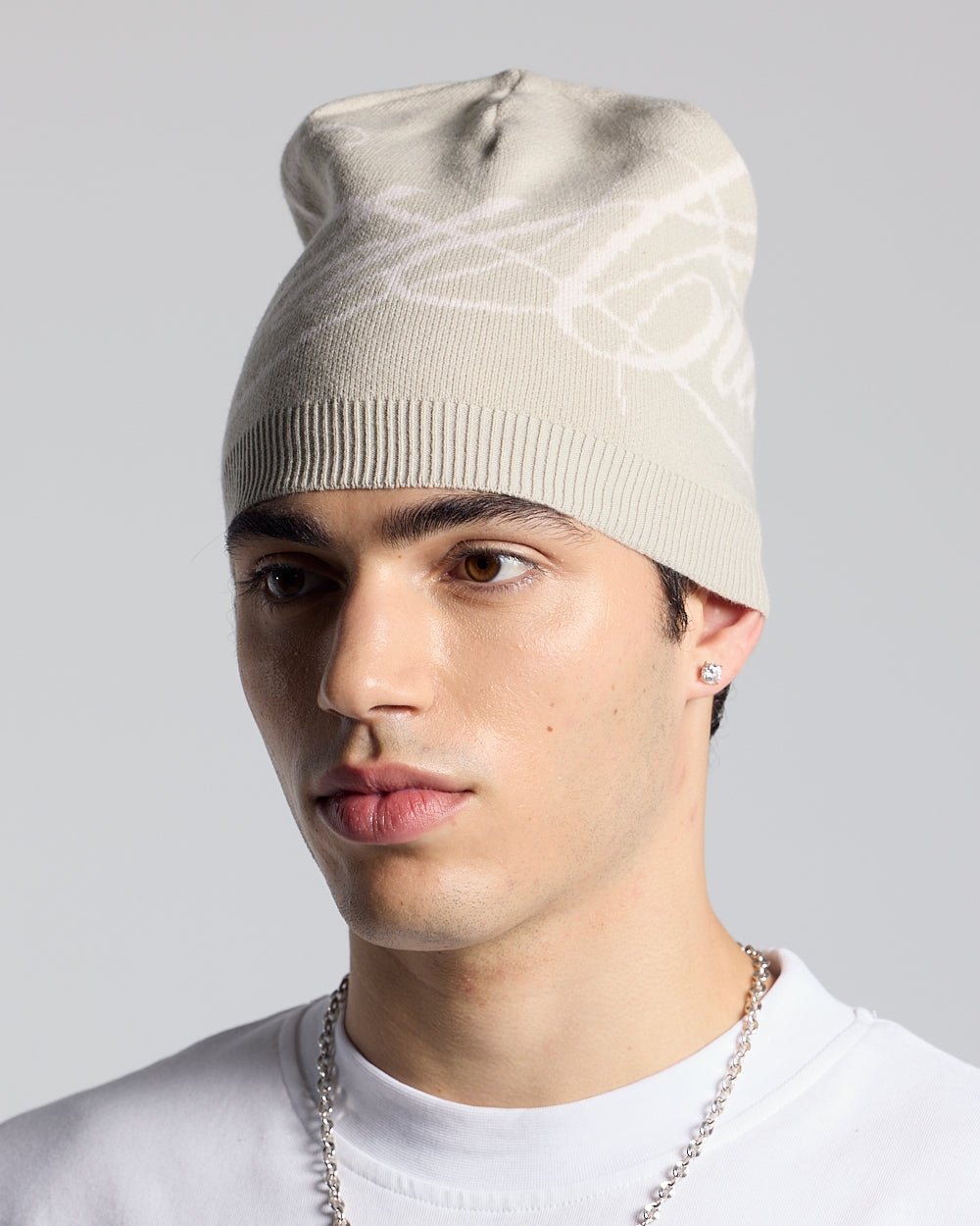 GORRO SCRIPT BEIGE