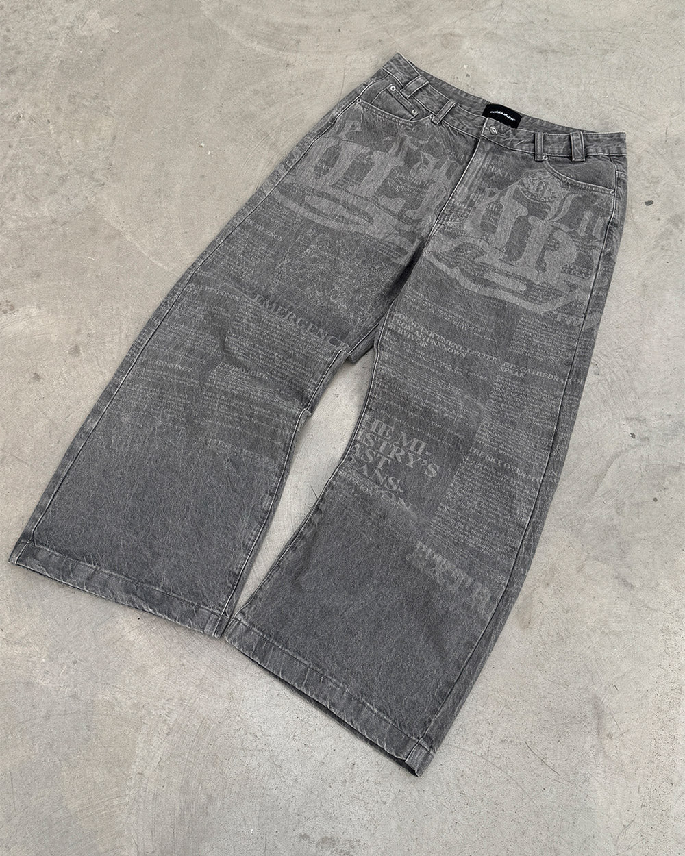 PANTALONES V3 DE PERIÓDICO GRIS