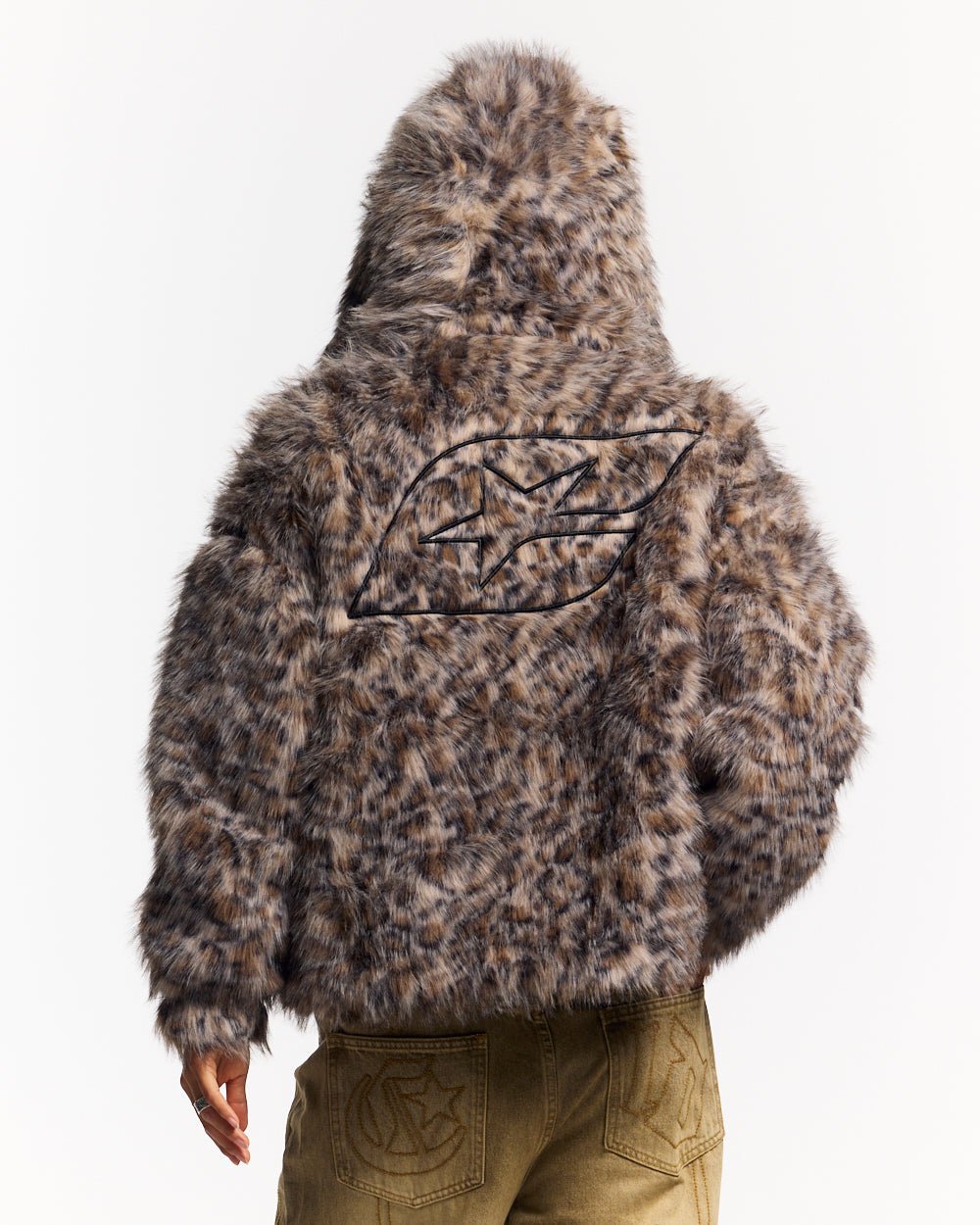 CHAMARRA DE PELUCHE MARRÓN LEOPARDO
