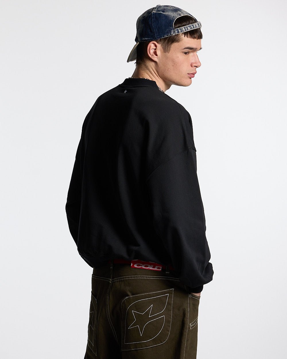 ESSENTIAL CREWNECK NEGRO