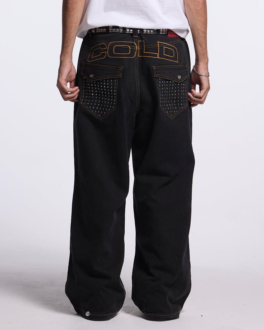 PANTALONES STUDS DENIM NEGRO