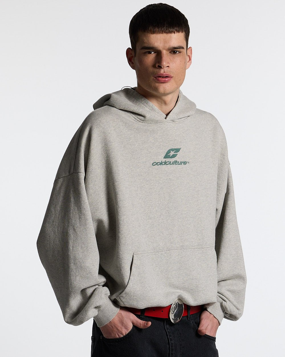 SUDADERA CURVADA GRIS CENIZA