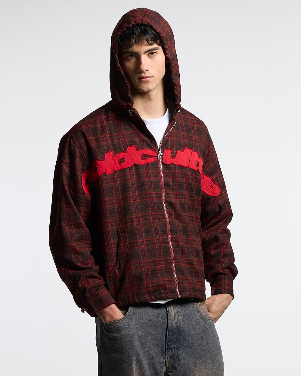 CAMISA CON CAPUCHA MEMPHIS ROJA Y NEGRO TARTÁN
