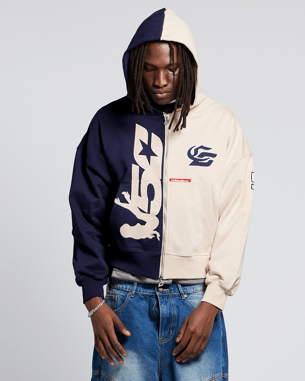 CHAMBA DE CUELLO CON CIERRE ZIP OUTLAW MOOD IVORY GRIS Y AZUL OSCURO
