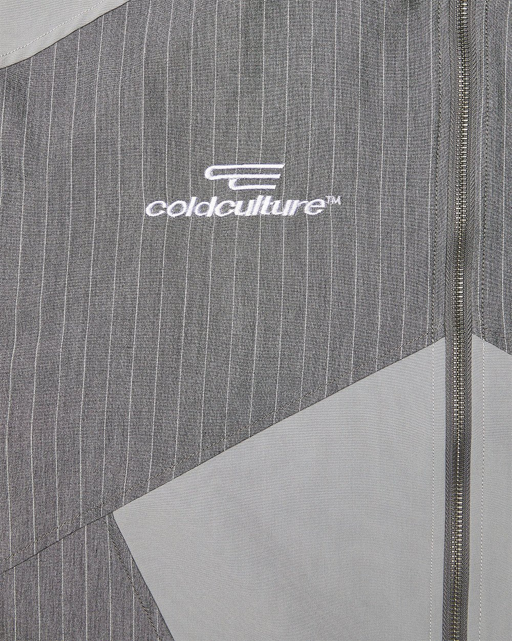 CHAQUETA SIN ESTILO GRIS