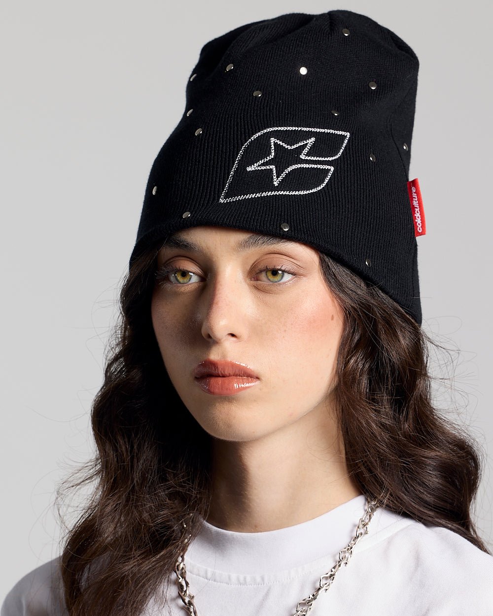GORRO CON BOTONES NEGRO