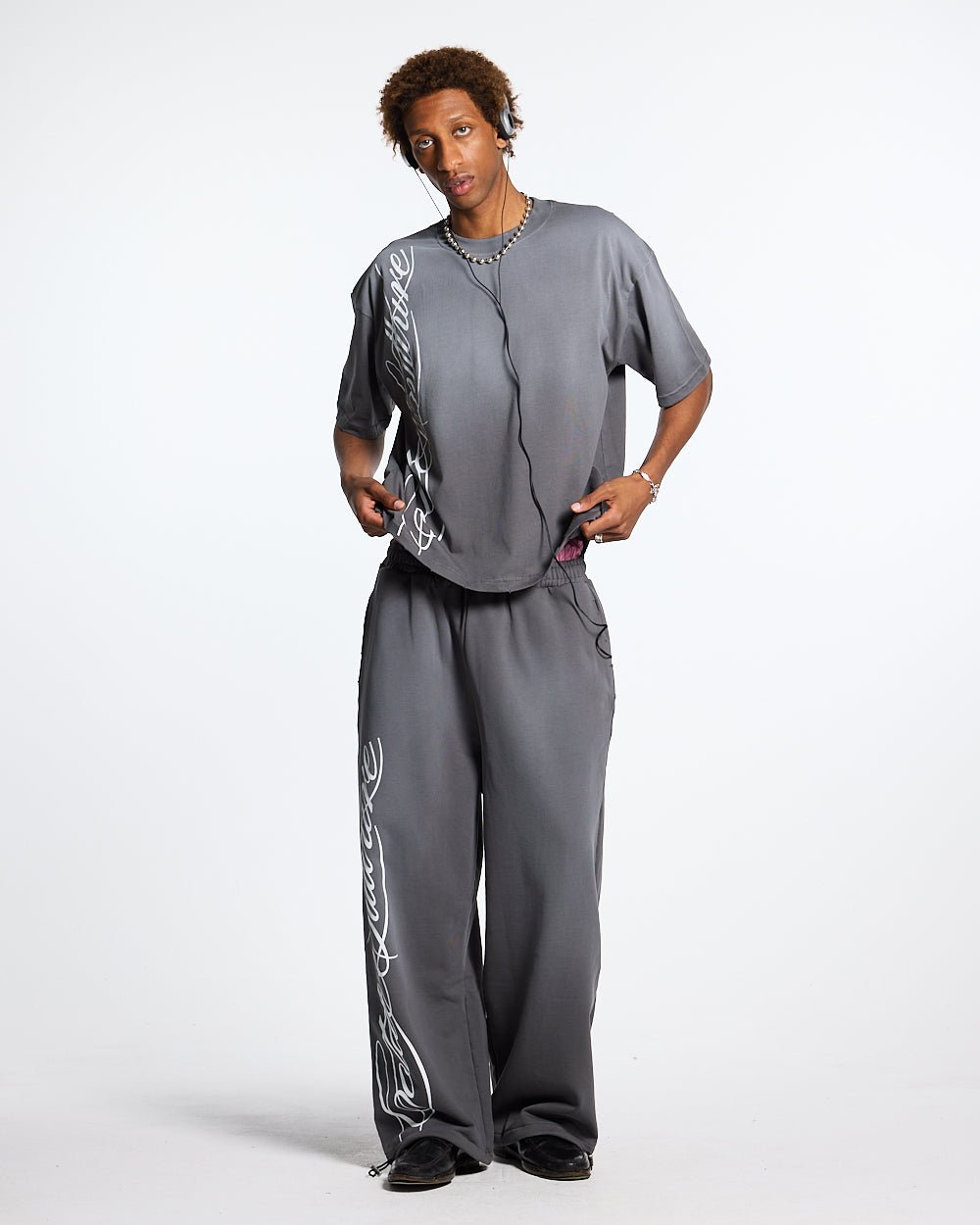 PANTALONES DEPORTIVOS SCRIPT ANTRACITA GRIS