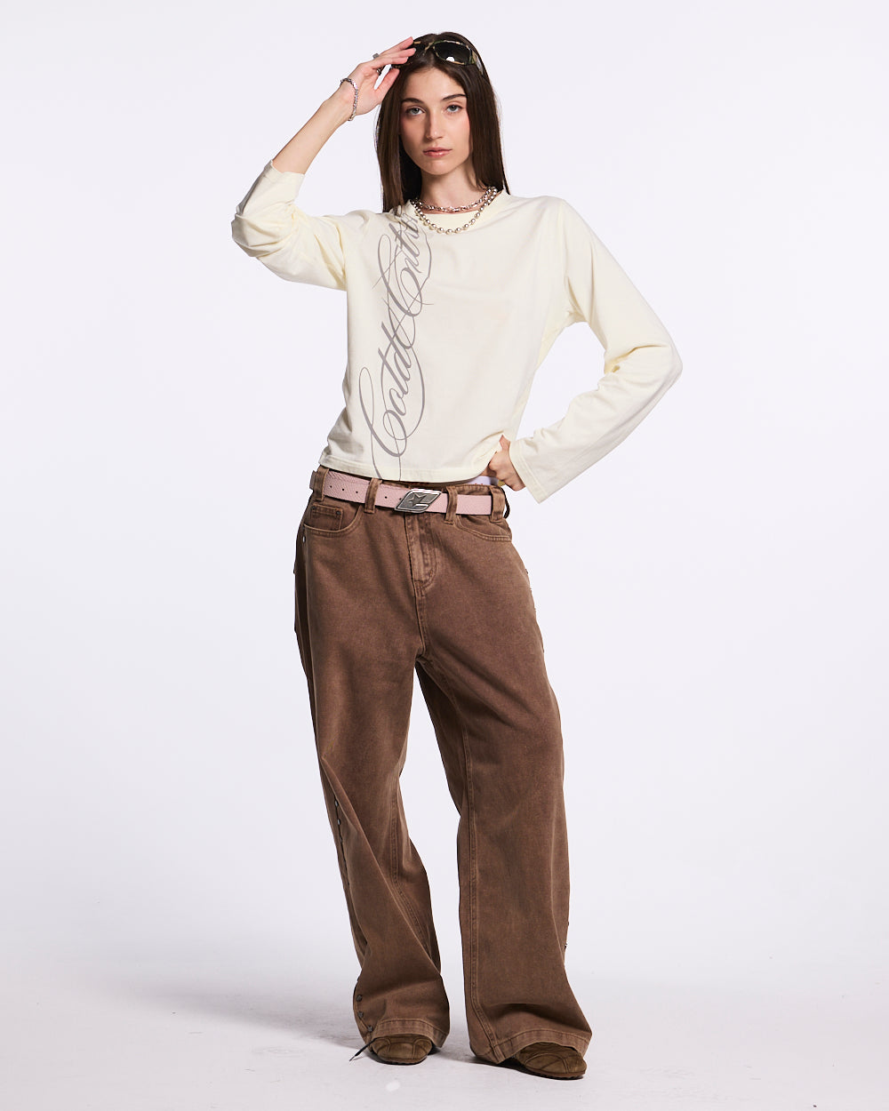 PANTALONES DE LINO CON PUNTOS MARRONES