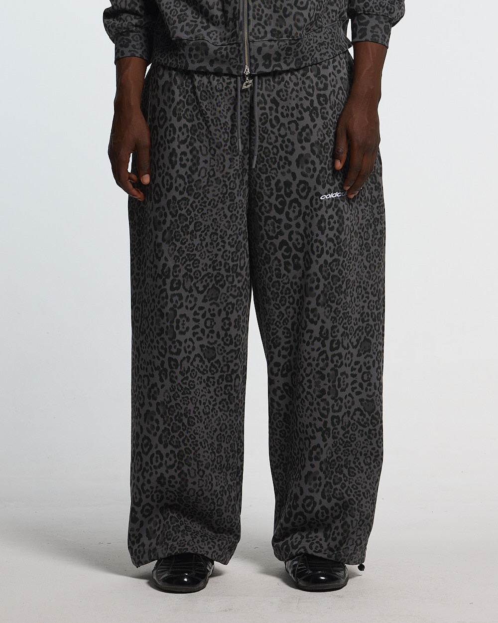 PANTALONES DE DEPORTE NOCTURNE BEAST GRIS OSCURO