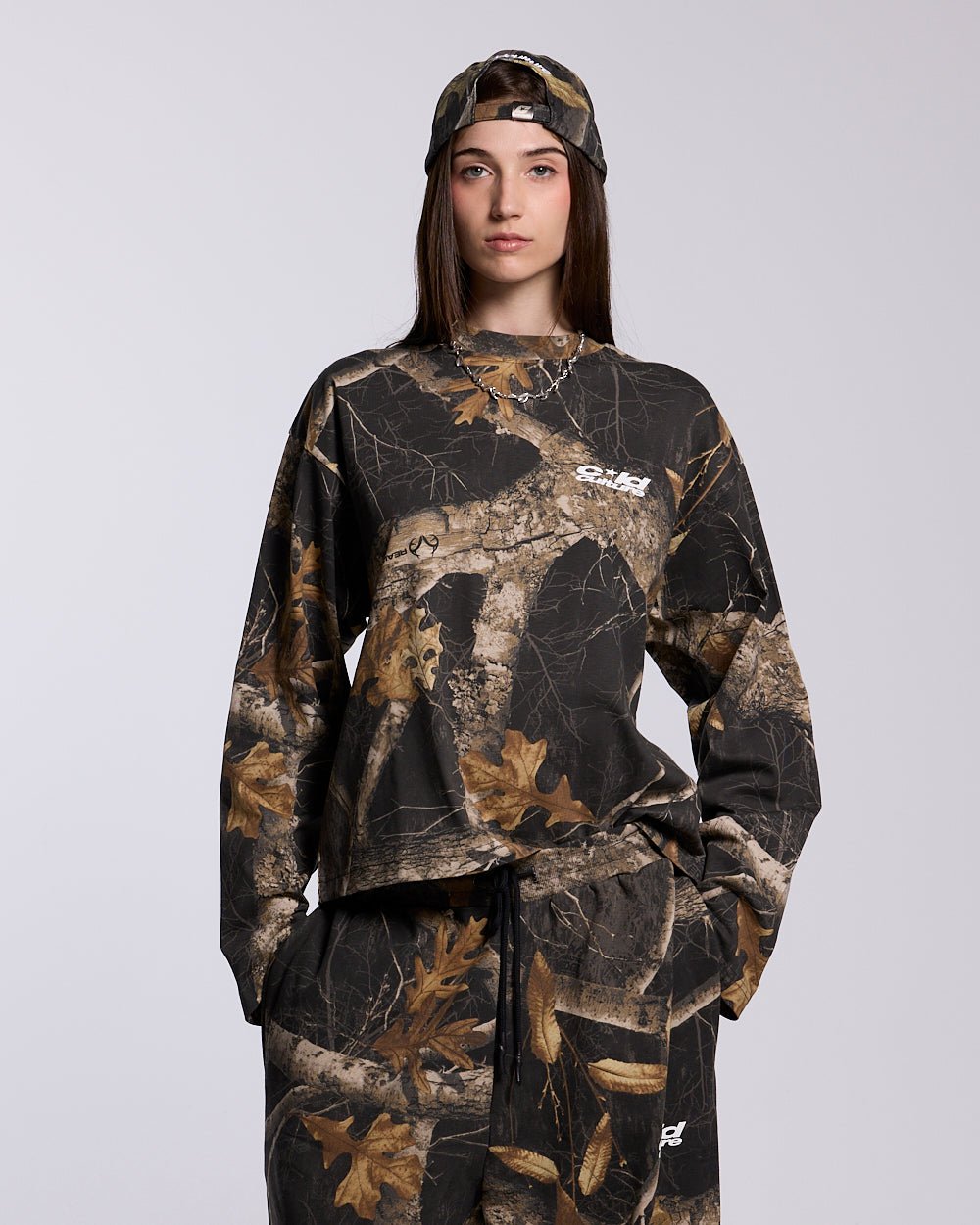 CAMISETA LARGA REALTREE NEGRO