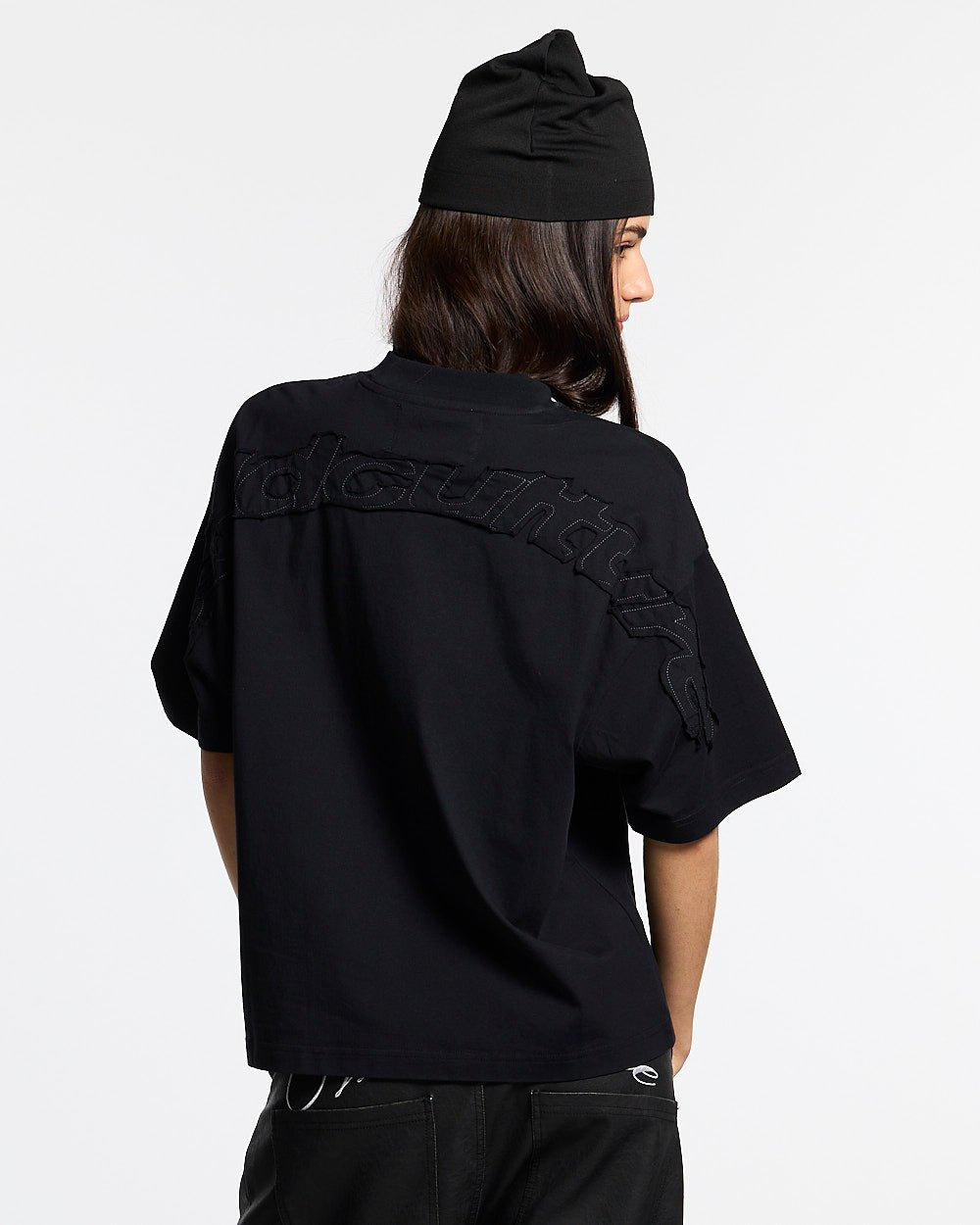 CAMISETA CURVADA DISTRESS NEGRO