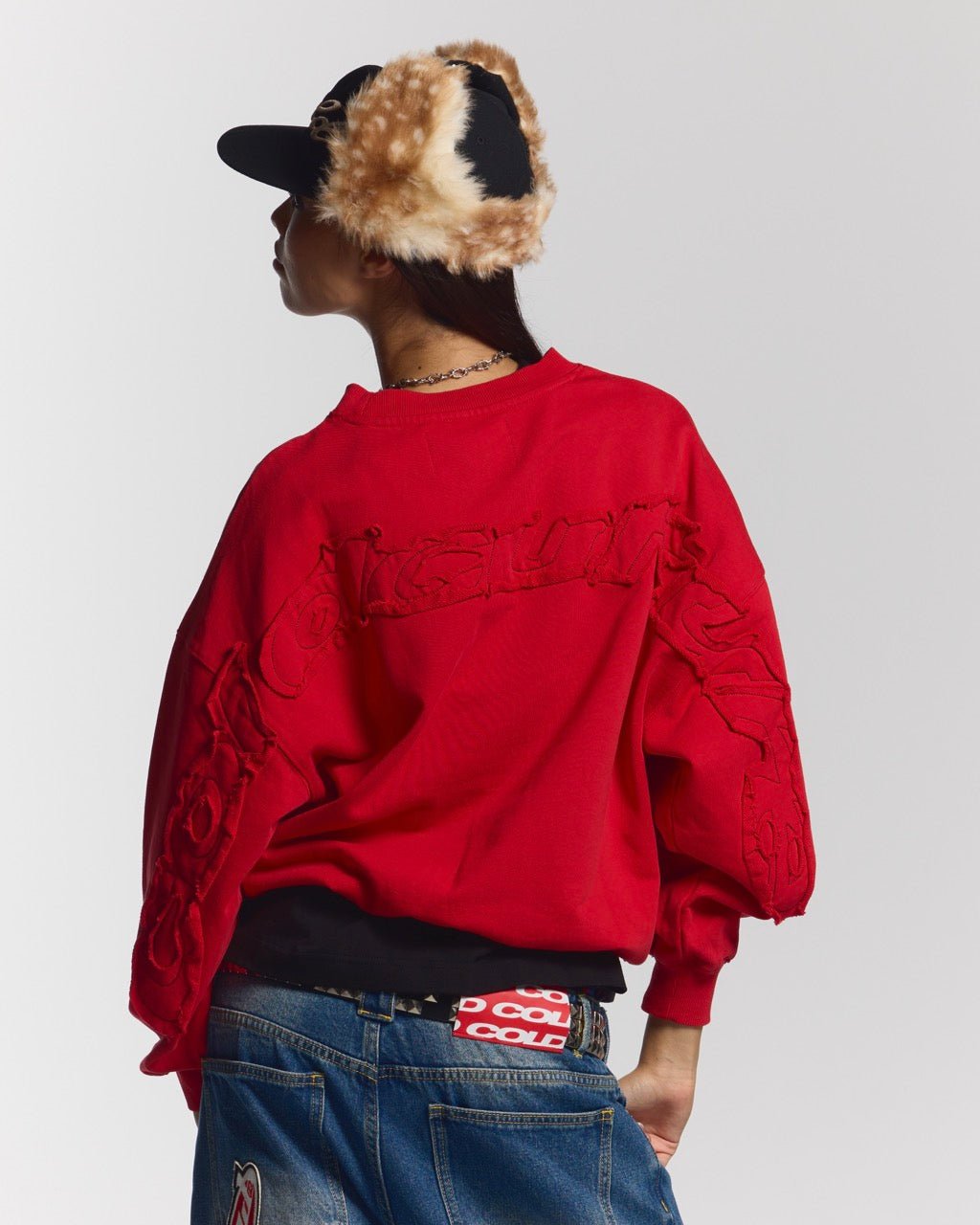 CUELLO REDONDO CURVADO ROJO