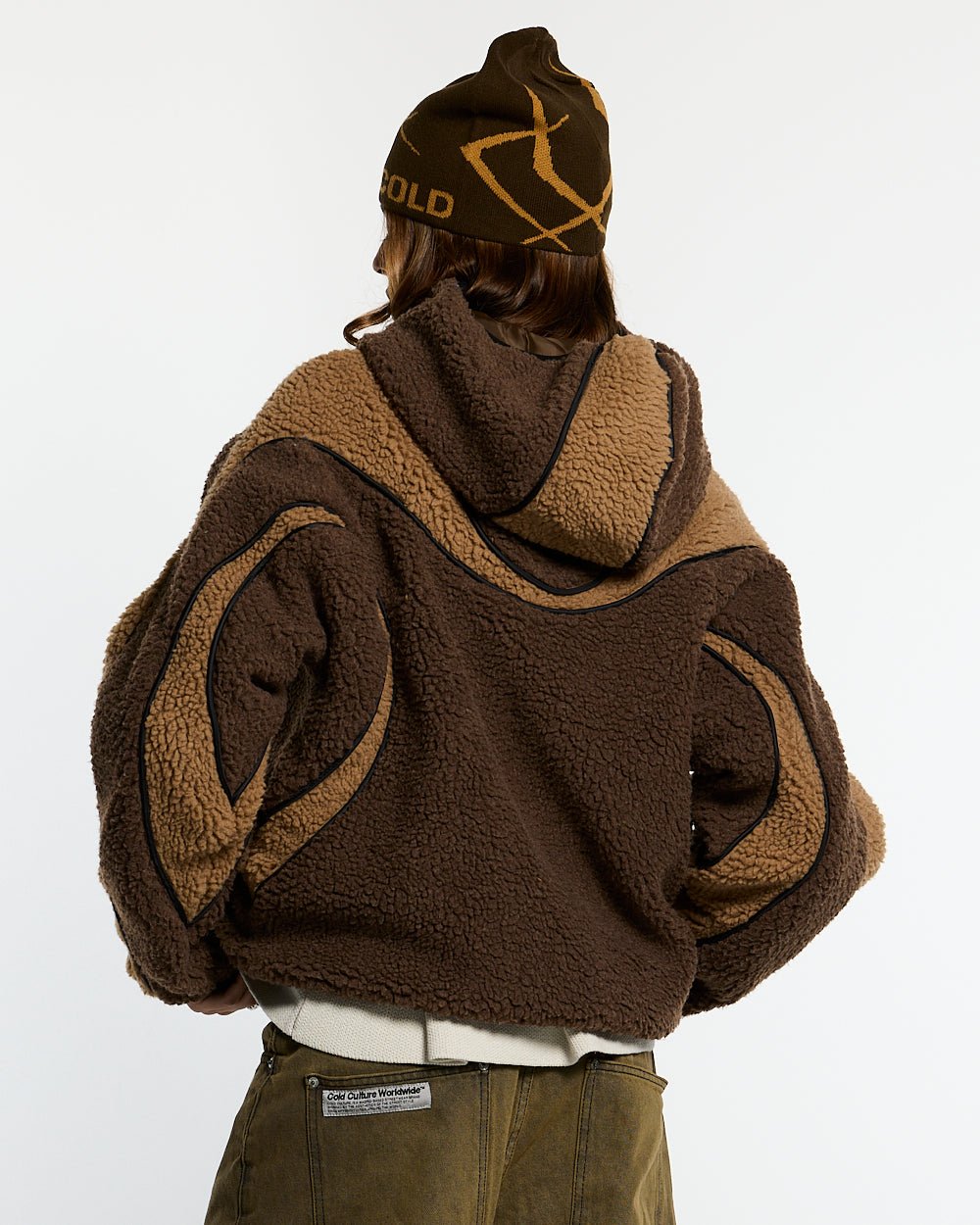 CHAQUETA DE FLEECE CON CUELLO, COLOR MARRÓN
