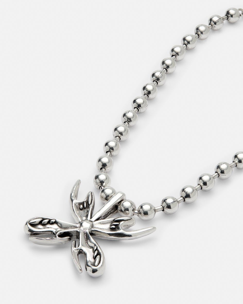 COLLAR GRUESO DE MARIPOSA