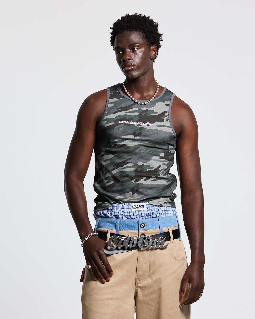 CAMISETA BÁSICA CAMUFLAJE GRIS
