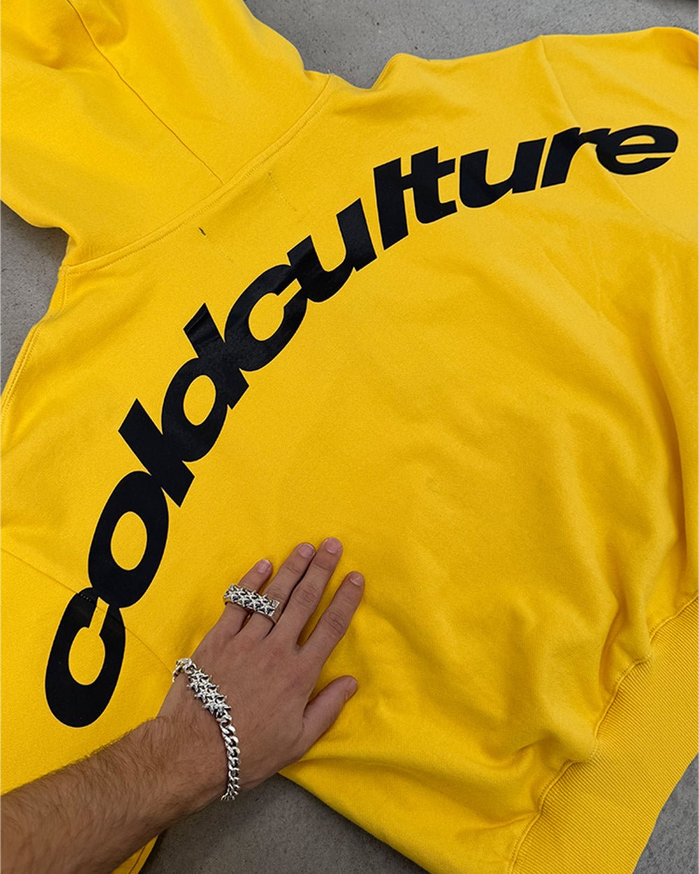 HOODIE CURVADO AMARILLO