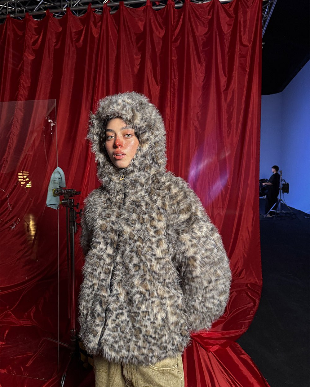 CHAMARRA DE PELUCHE MARRÓN LEOPARDO