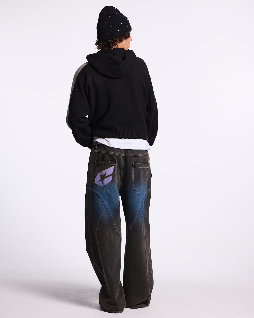 SUDADERA VIBRANTE DE TELA PUNZONADA NEGRO