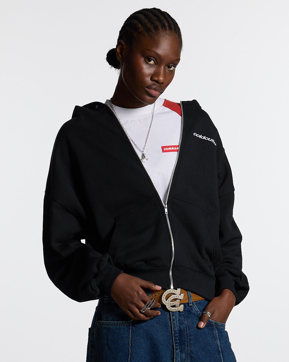 HOODIE BÁSICO CON CIERRE NEGRO HOODIE BÁSICO CON CIERRE NEGRO