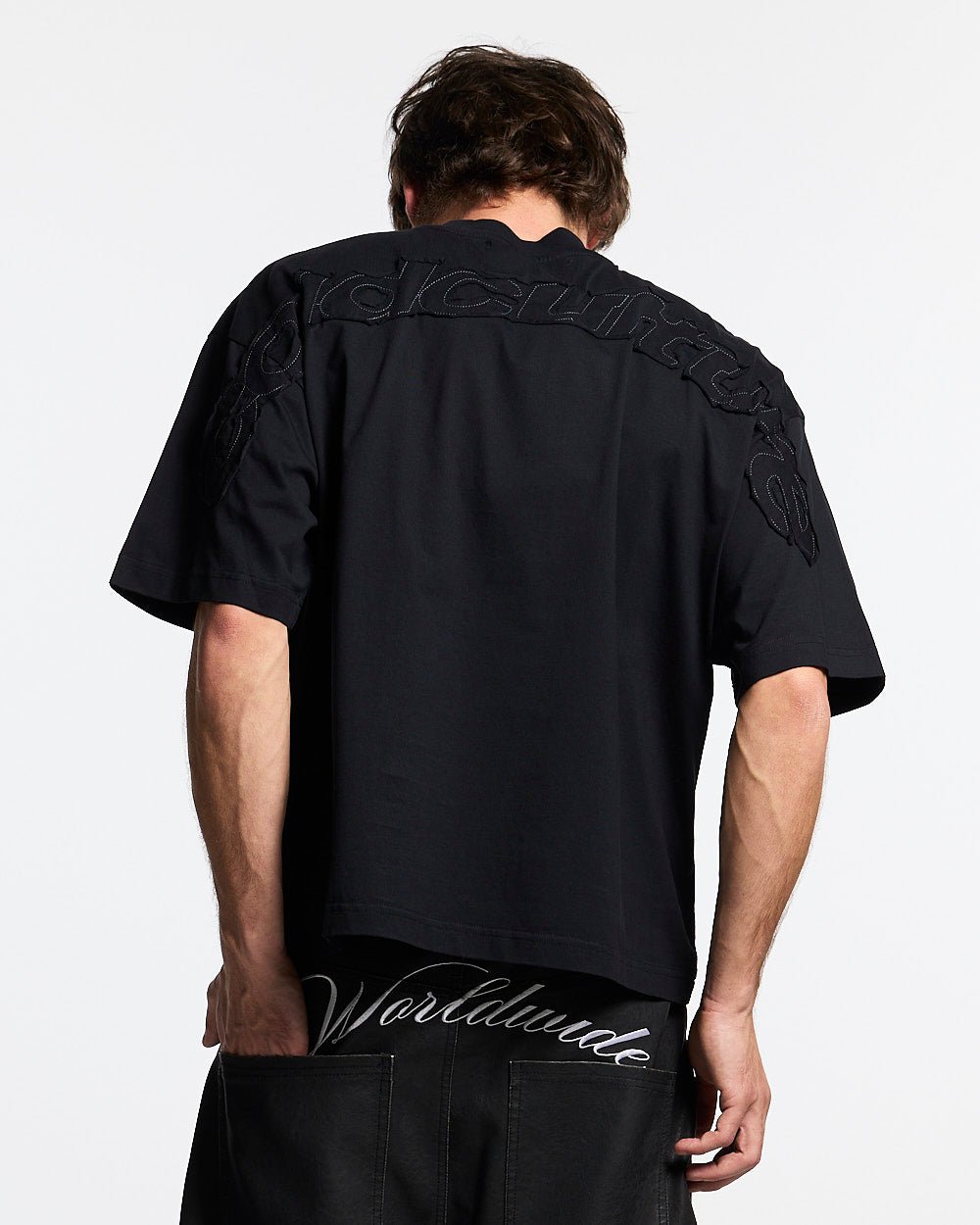 CAMISETA CURVADA DISTRESS NEGRO