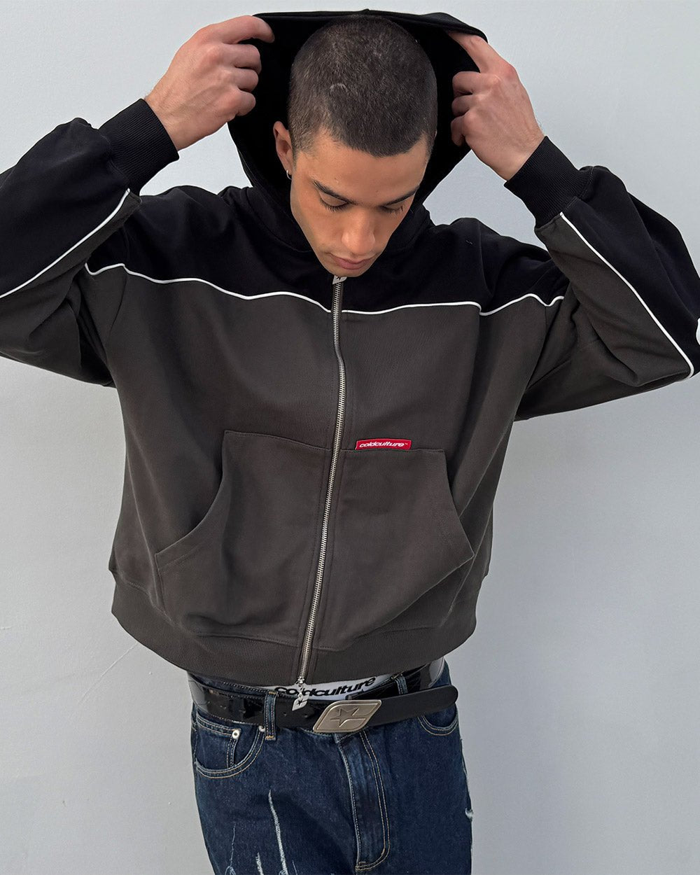 SUDADERA CON CUELLO ZIP FLESH NEGRO Y GRIS