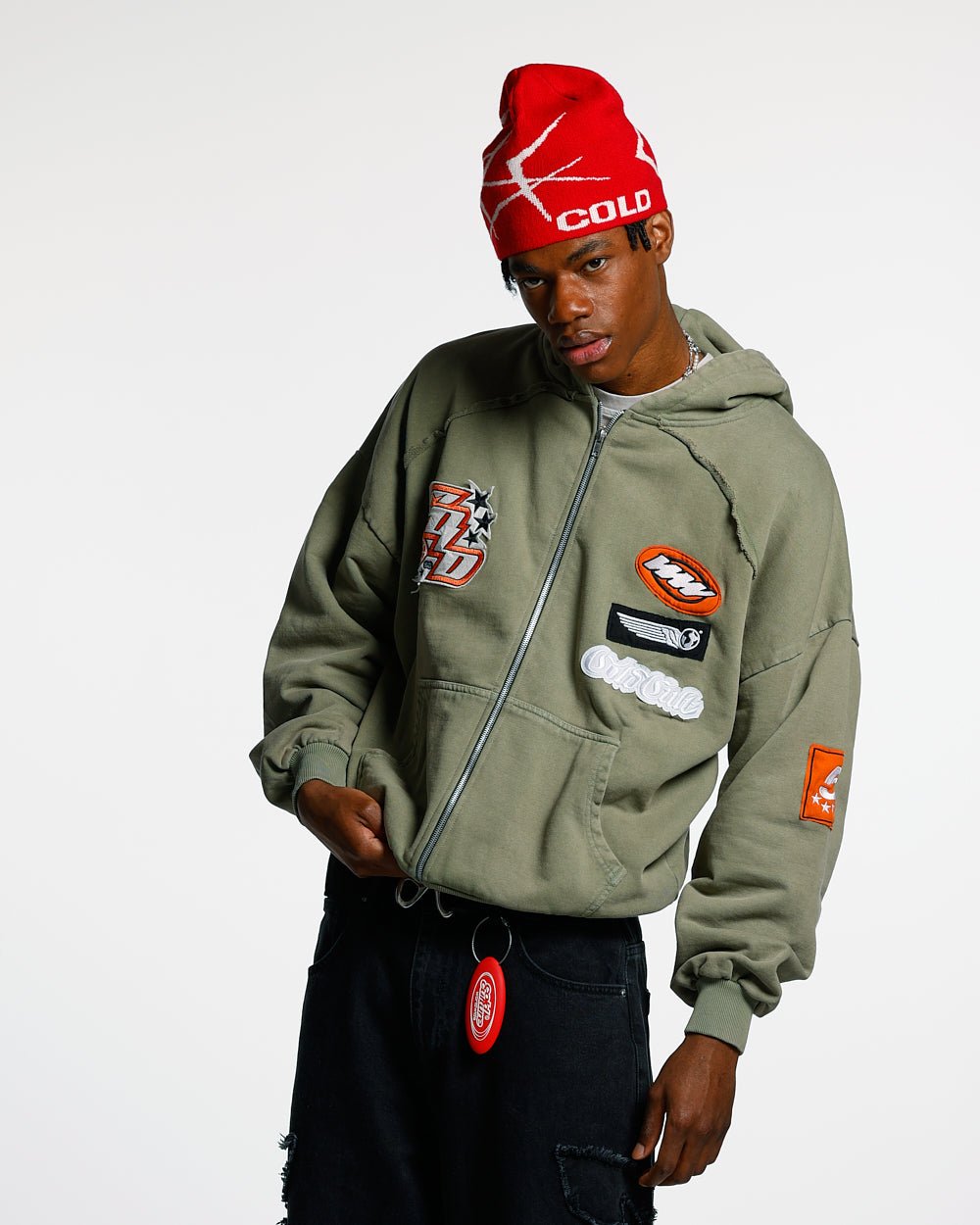 CAMPERA CON CAPIZ DE ZÍP VERDE LAVADO