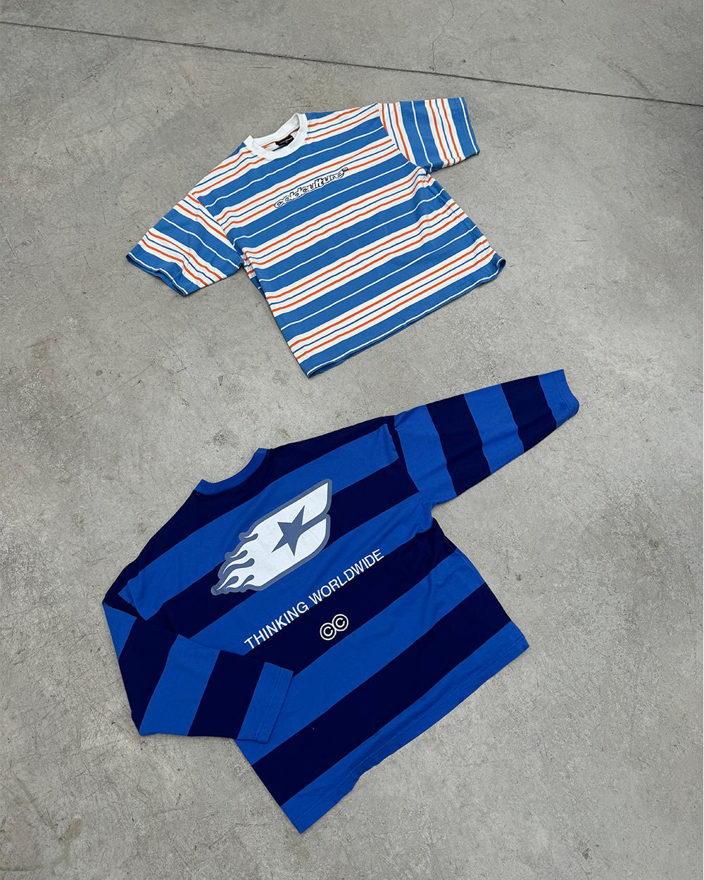 CAMISETA ESTAMPADA NARANJA-AZUL