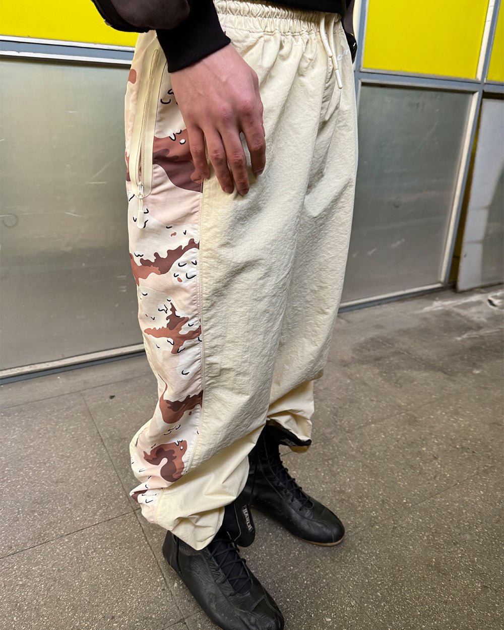 PANTALONES DE SPIDER BEIGE Y CAMO